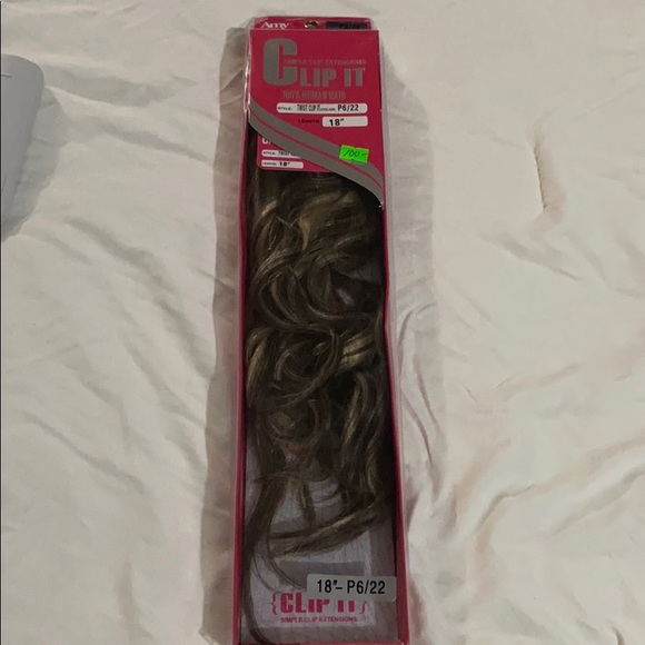 Hair Extensions Clip It Pack of 6 Pieces 18” Long - Picture 3 of 8